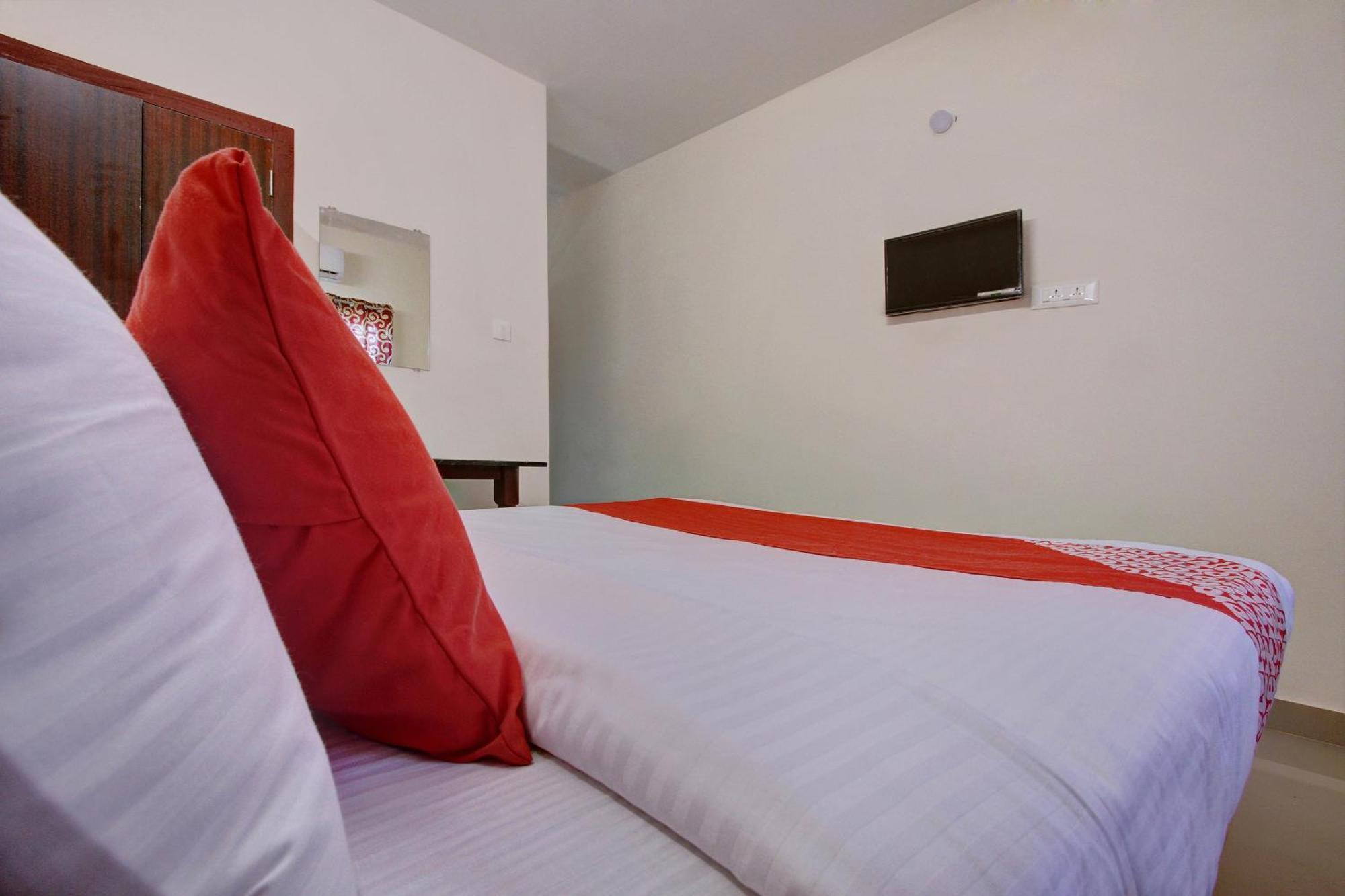Hotel O Century Park 4*