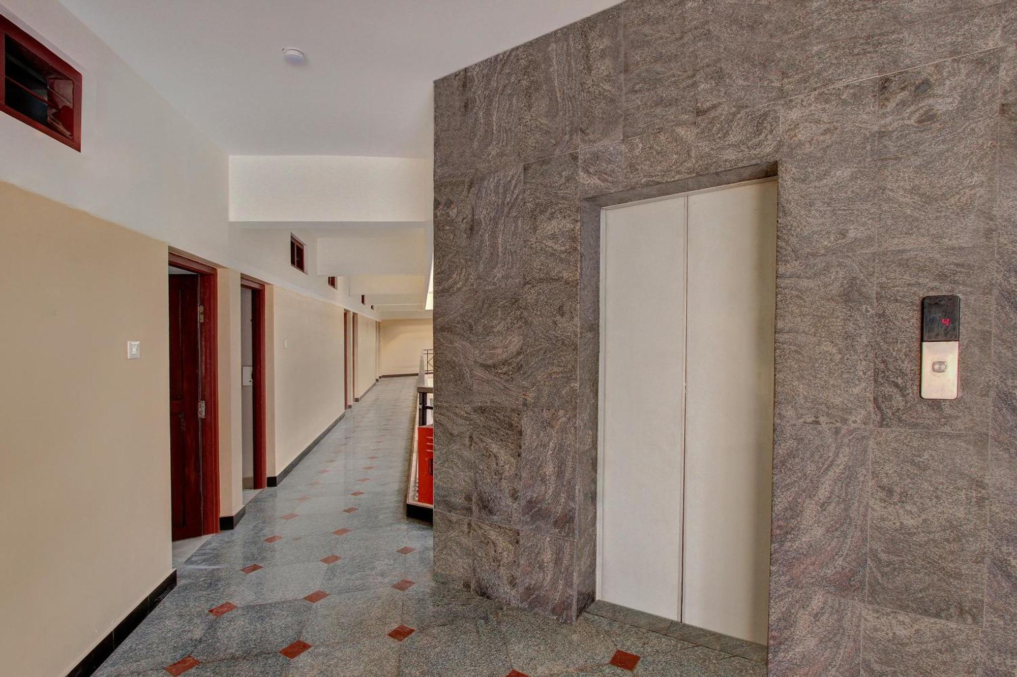 Hotel O Century Park 4*